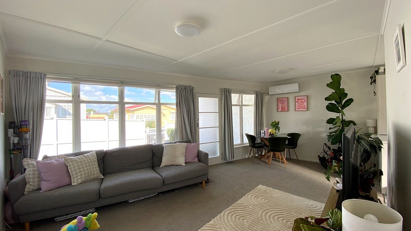 2/30 Hardington Street, Onehunga, Auckland - Carousel 2