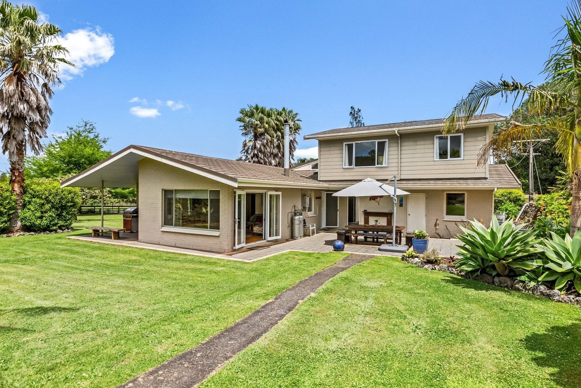 40 Forest View Road, Kamo, Whangarei - Carousel 1