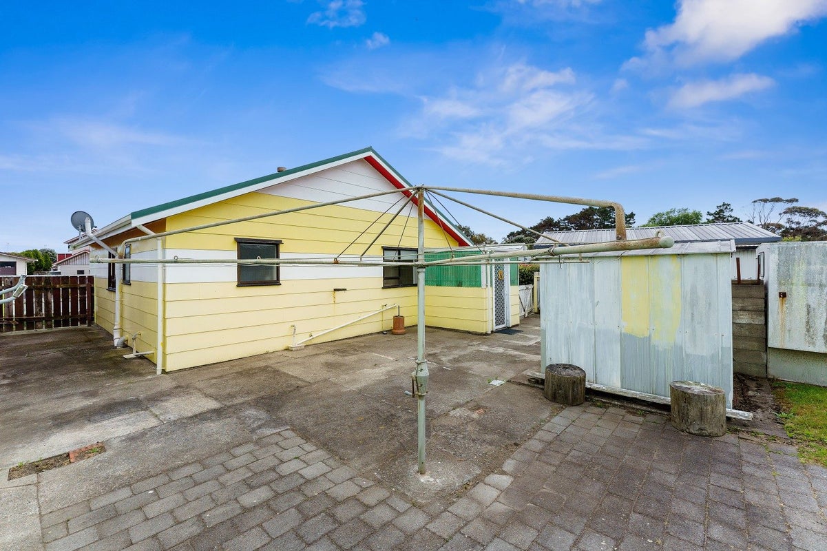 13 Hewson Crescent, Otaki Beach, Otaki - Carousel 20