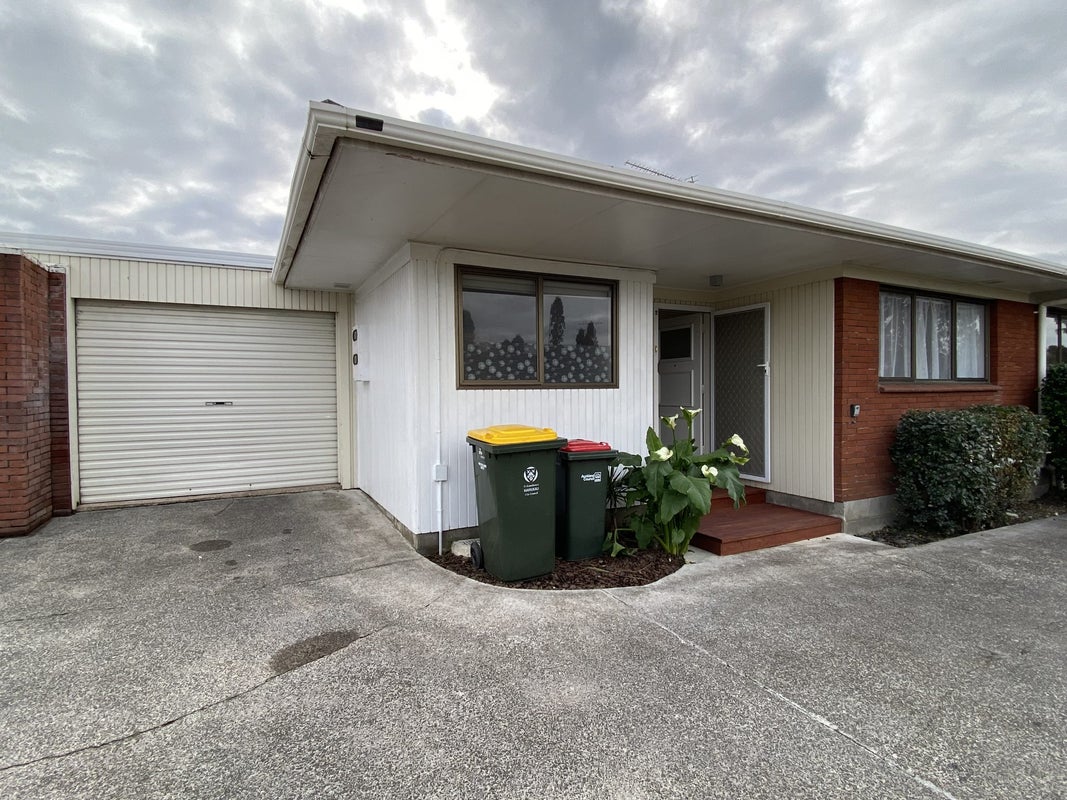 2/76 Wellington Street, Howick, Auckland - Carousel 2