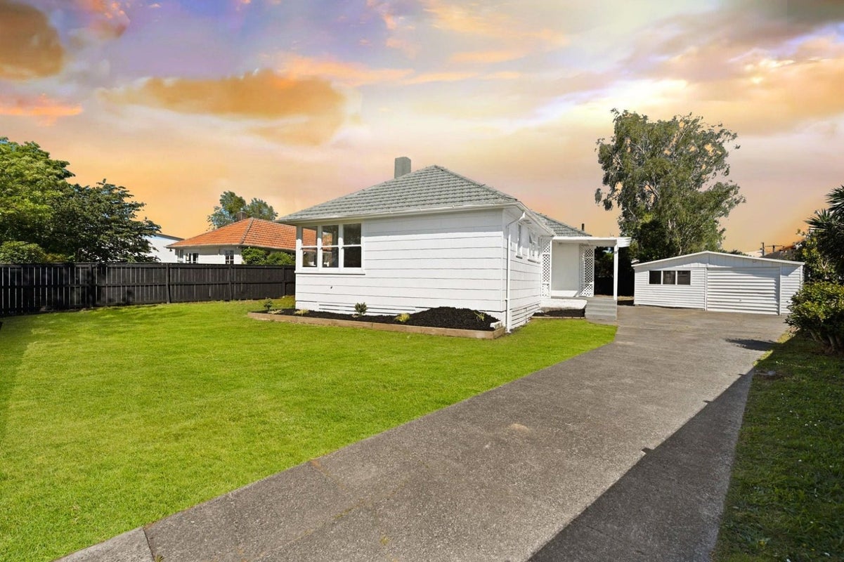 10 Holland Road, Fairfield, Hamilton - Carousel 1