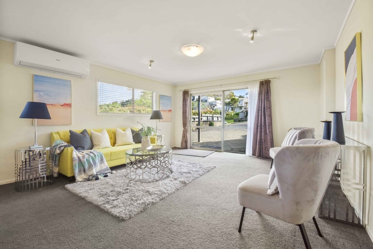 12 Everard Avenue, Army Bay, Whangaparaoa - Carousel 1