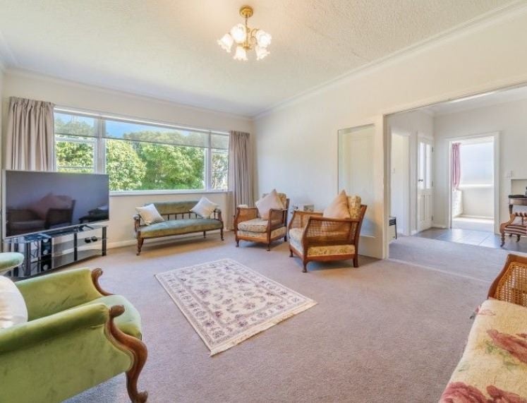 12 Tennyson Street, Petone, Lower Hutt - Carousel 2