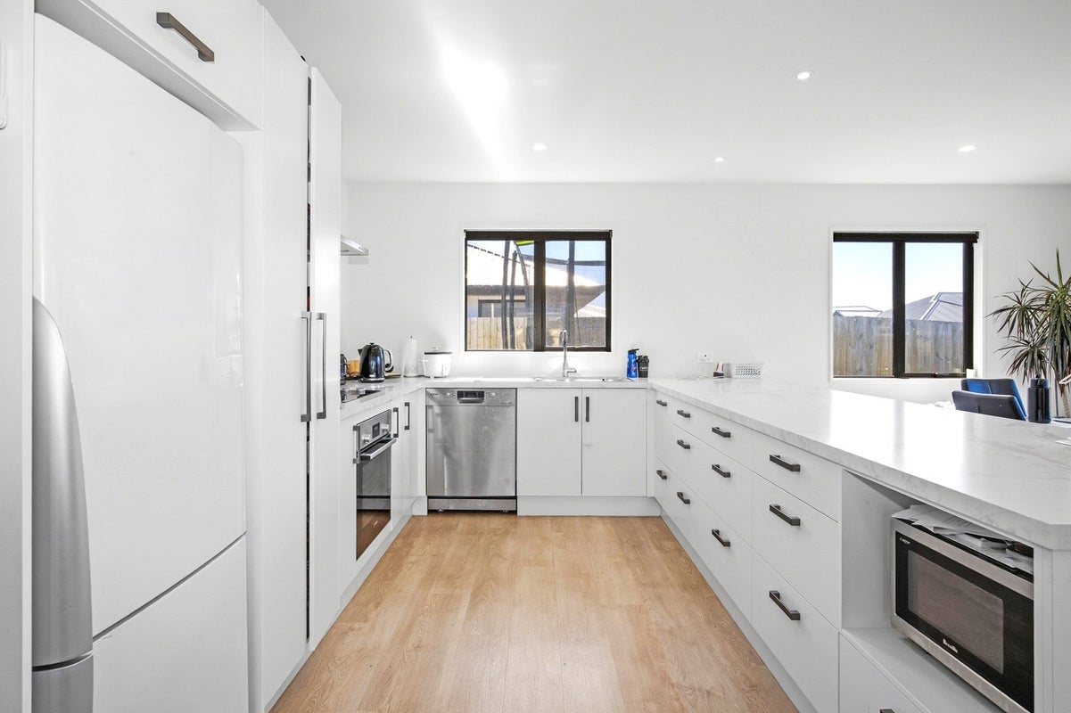 10 Poipoi Place, Aranui, Christchurch - Carousel 2