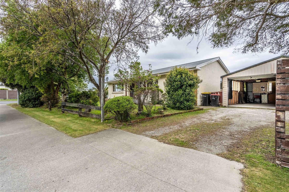 23 Lothian Crescent, Strathern, Invercargill - Carousel 1