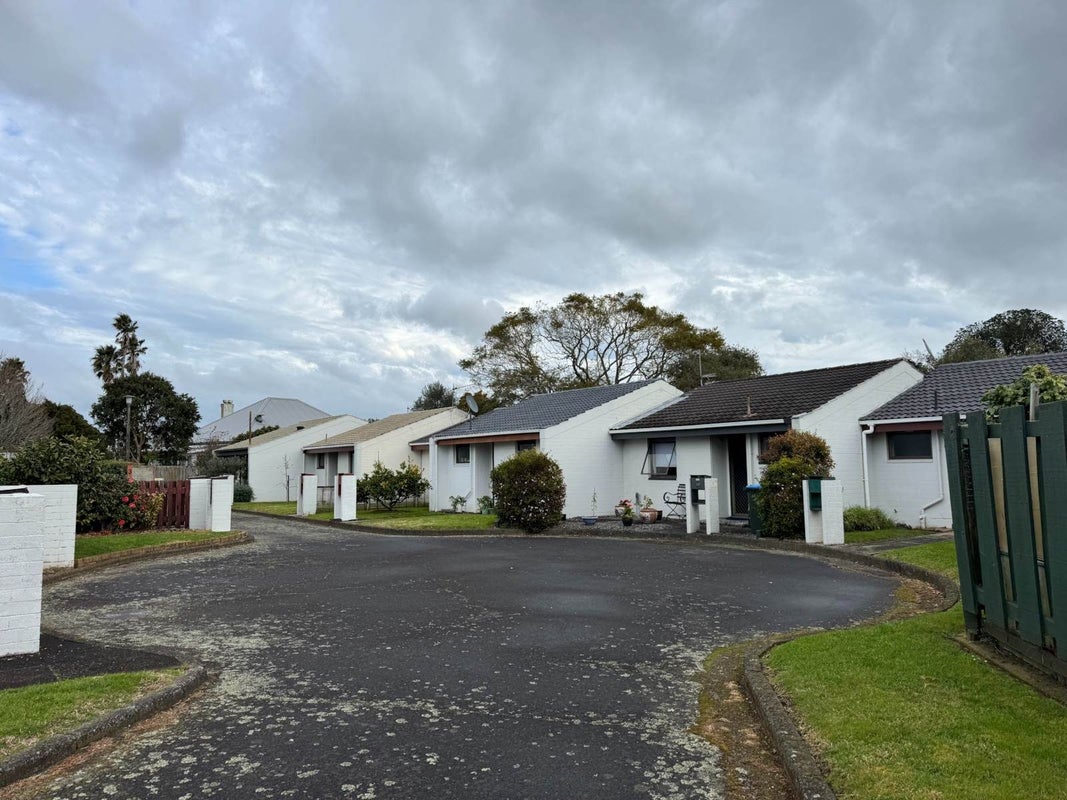 1/113 Trafalgar Street, Onehunga, Auckland - Carousel 1
