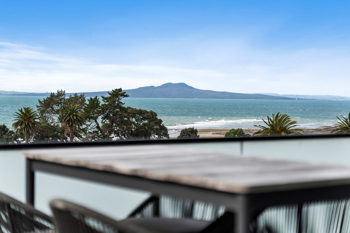 505/4 Bute Road, Browns Bay, Auckland - Carousel 2