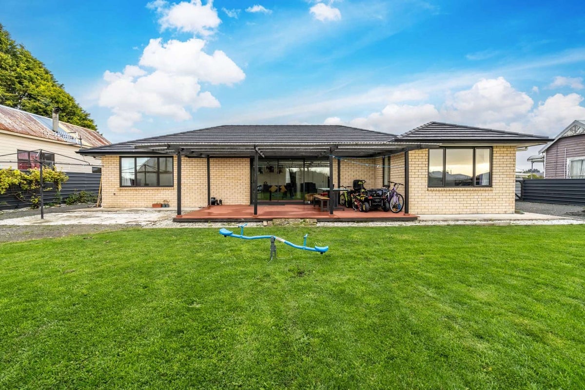 222 Crinan Street, Appleby, Invercargill - Carousel 1