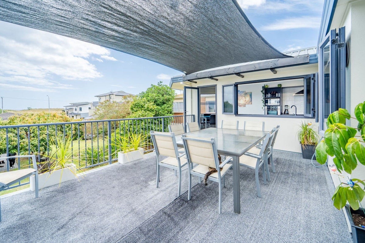 19 Simpson Road, Papamoa, Tauranga, Bay Of Plenty - Carousel 2