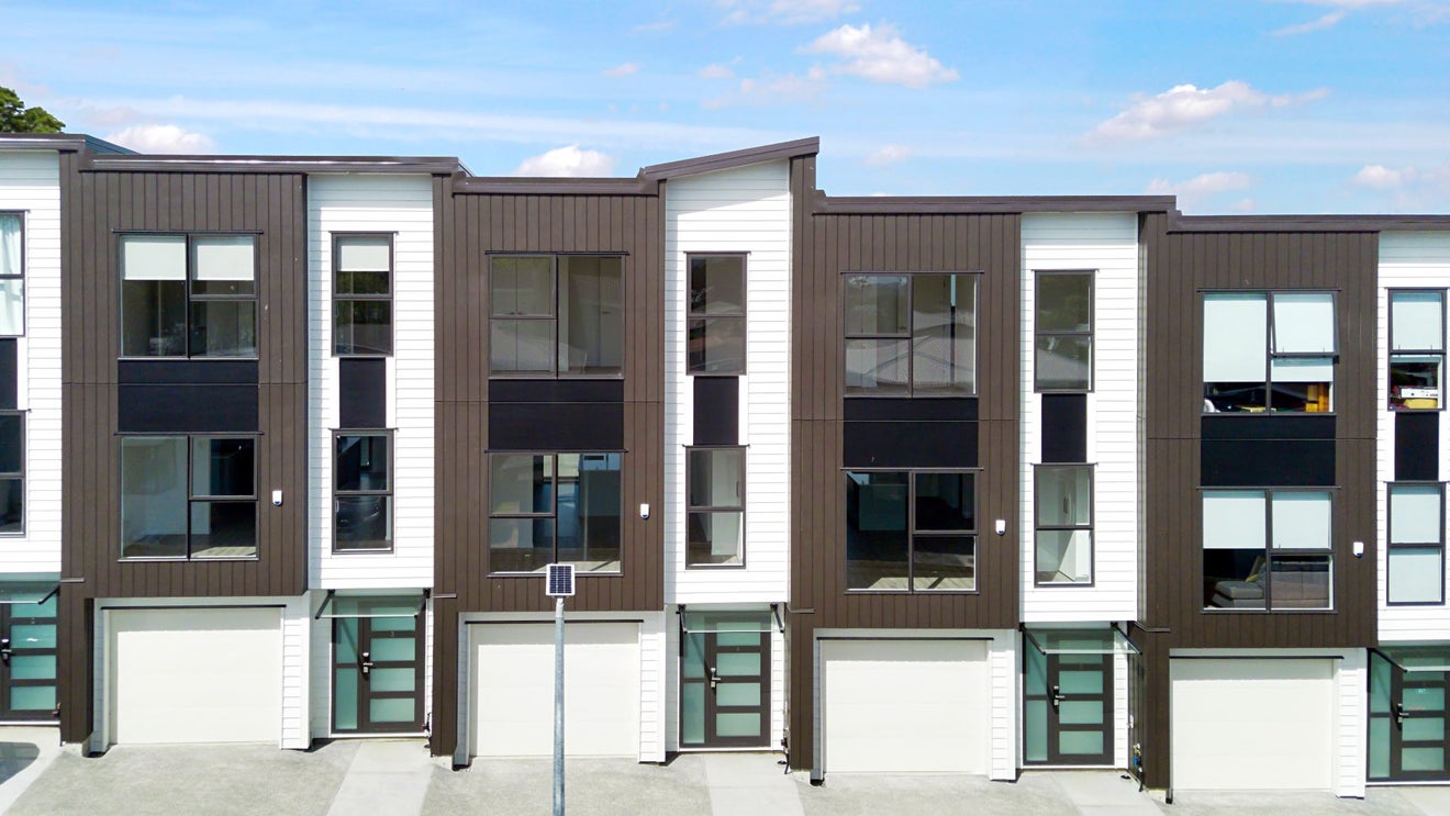 4/105 Hobsonville Road, West Harbour, Auckland - Carousel 21