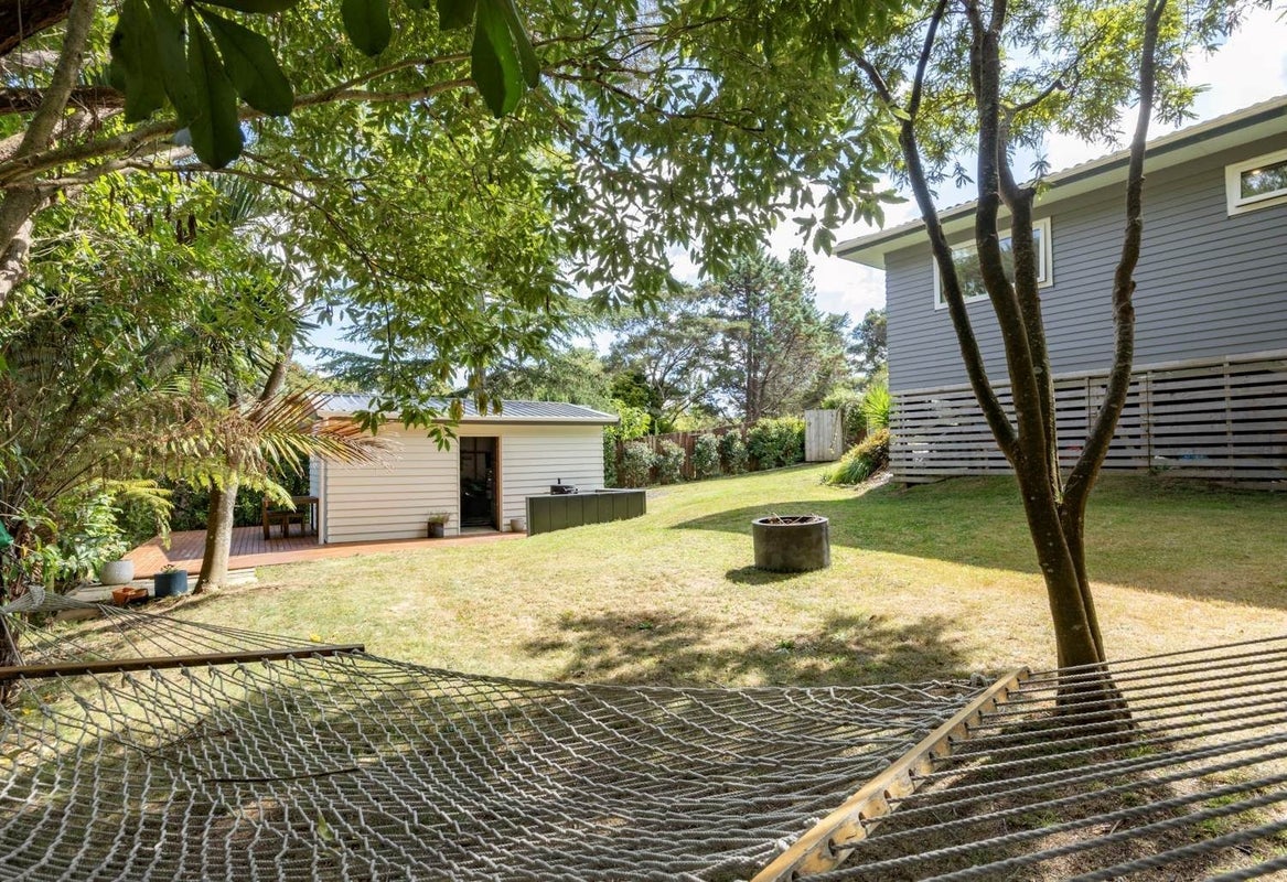 196 Glengarry Road, Glen Eden, Auckland - Carousel 2