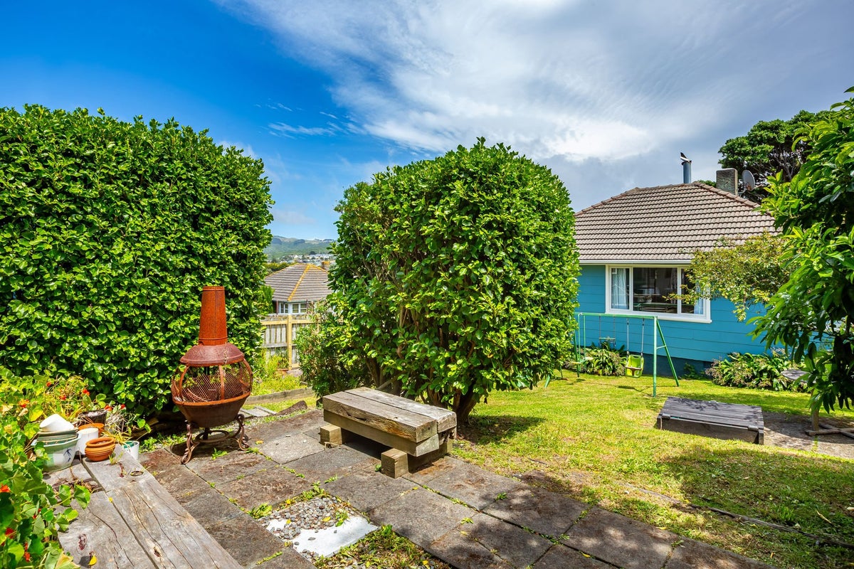 50 Dimock Street, Titahi Bay, Porirua - Carousel 1