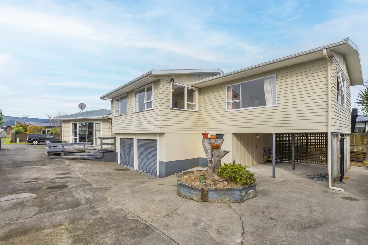 37 Michael Road, Paraparaumu Beach, Paraparaumu - Carousel 1
