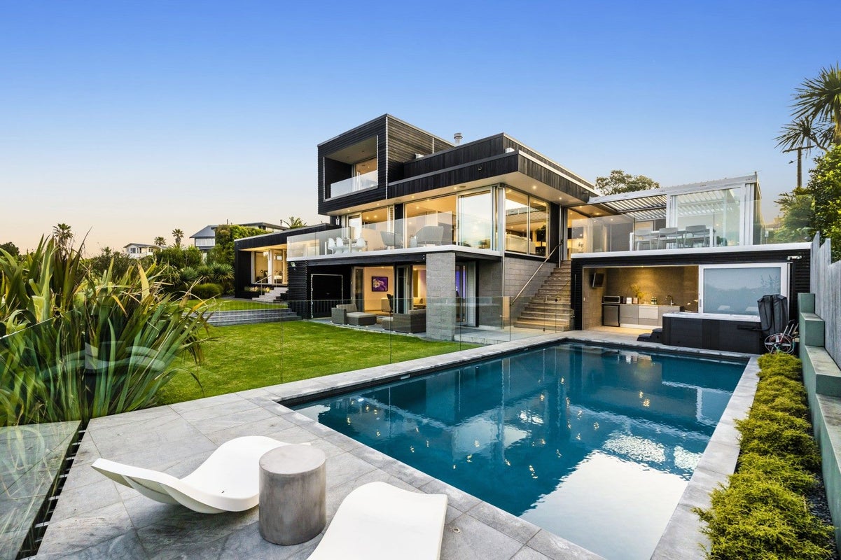 15 Calder Place, Wai o Taiki Bay, Auckland - Carousel 2
