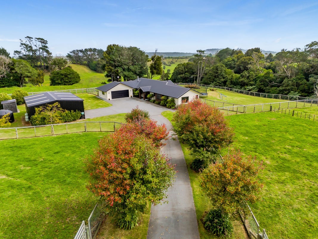 376 Egmont Road, Hillsborough, New Plymouth - Carousel 1