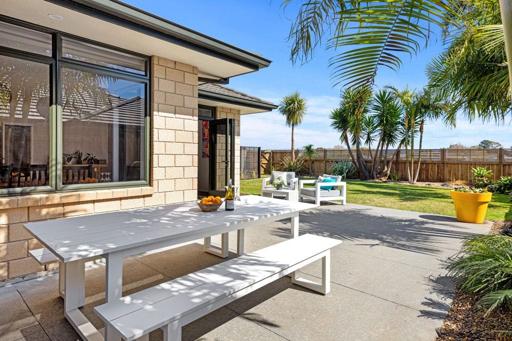 42 Alva Glen Place, Pyes Pa, Tauranga - Carousel 1