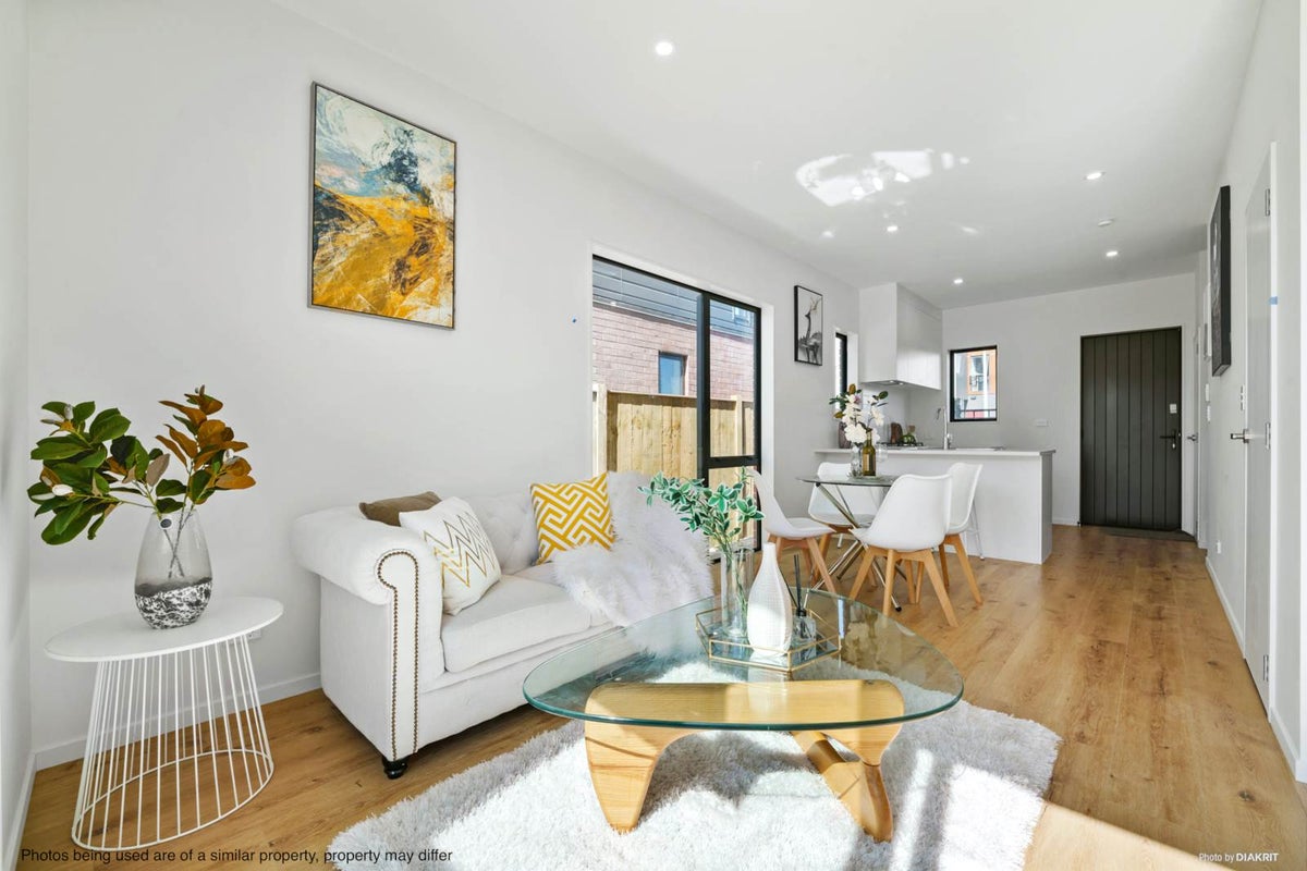 10 Creekside Way, Flat Bush, Auckland - Carousel 2