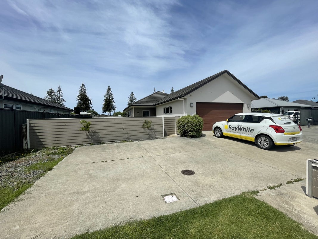 12 Aparima Place, Awatoto, Napier - Carousel 1