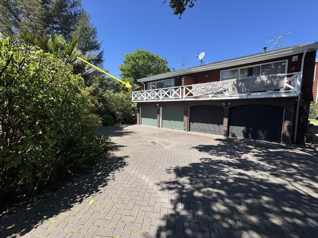 70A Kings Crescent, Hutt Central, Lower Hutt - Carousel 1