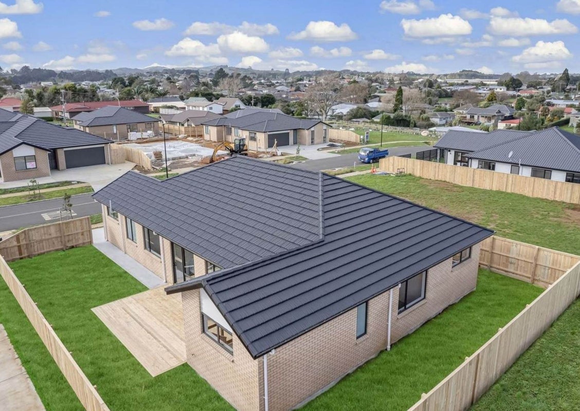 5 Booker Drive, Tuakau - Carousel 1