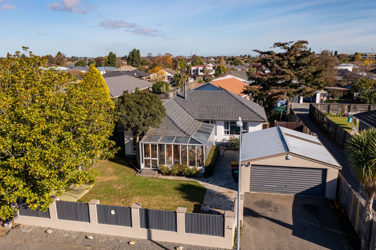 1/1 Bahama Place, Hornby, Christchurch - Carousel 1