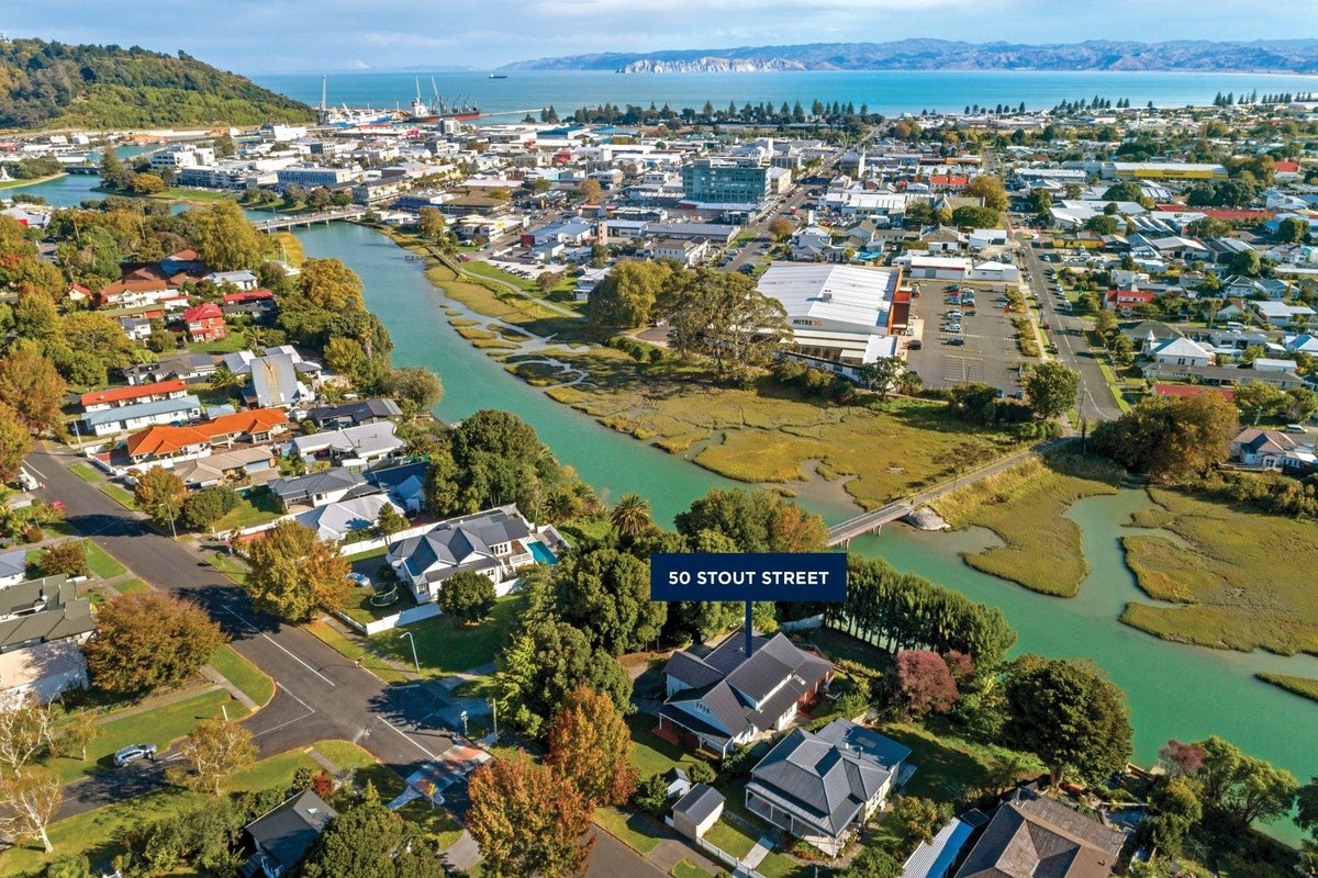 50 Stout Street, Whataupoko, Gisborne - Carousel 24