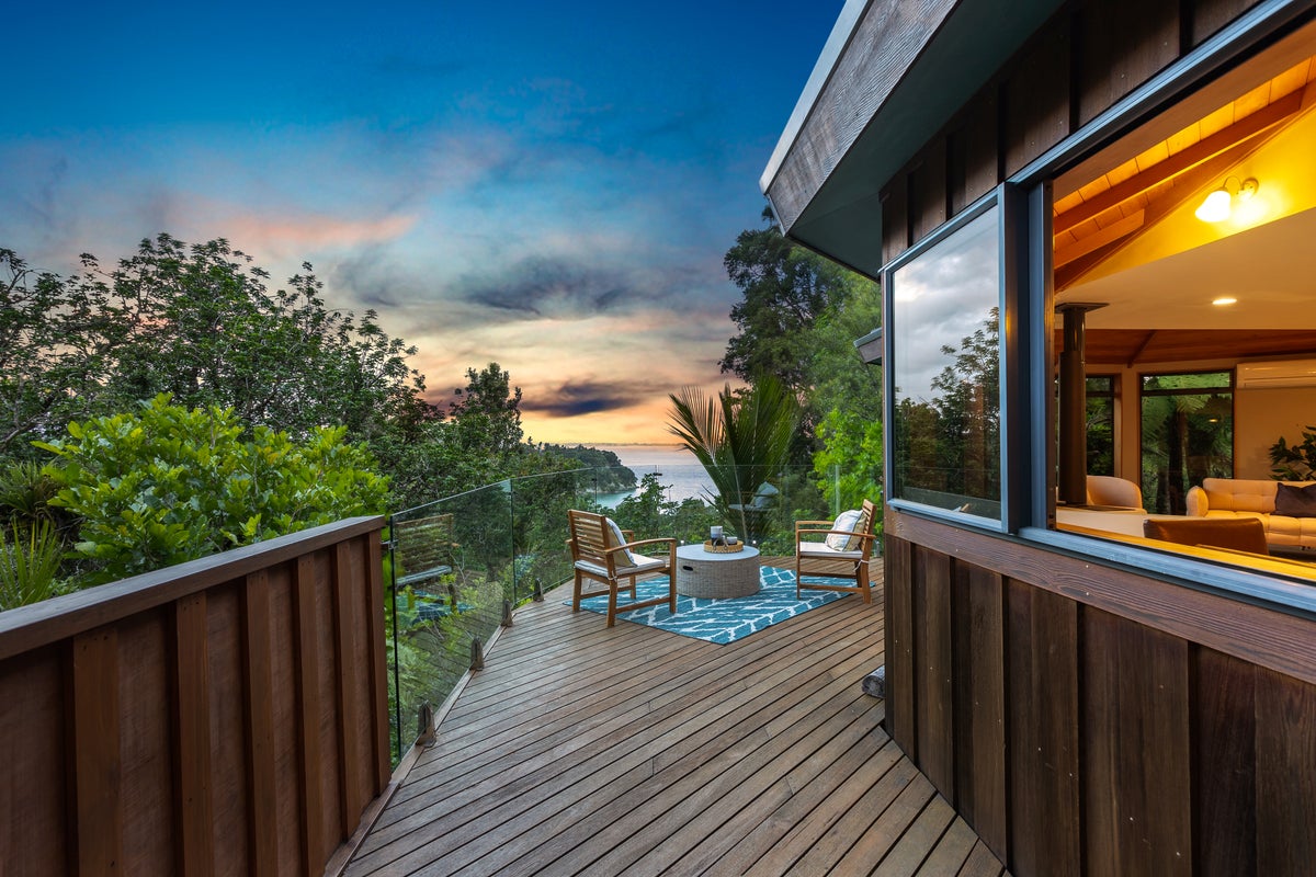 44 Tinopai Road, Titirangi, Auckland - Carousel 2