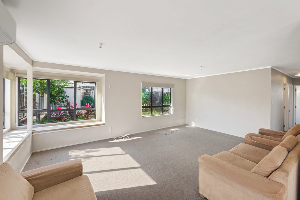 12B Oratu Place, Manurewa, Auckland - Carousel 2