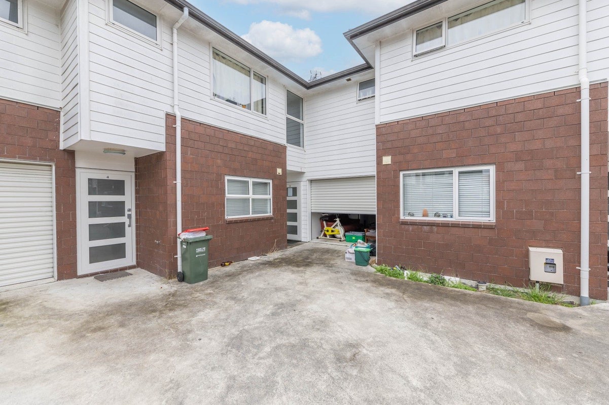 3/4 Littler Place, Hamilton East, Hamilton - Carousel 1