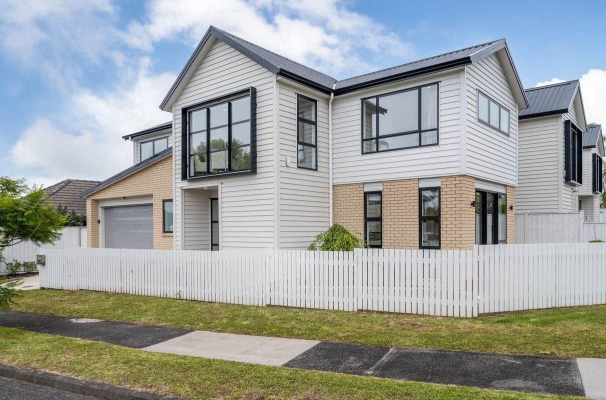 10 Bronte Place, Somerville, Auckland - Carousel 2