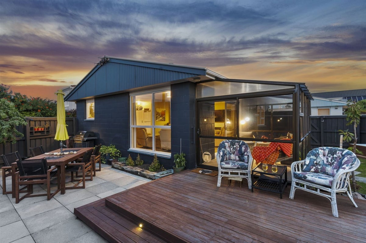 1/16 Caspian Street, Southshore, Christchurch - Carousel 1