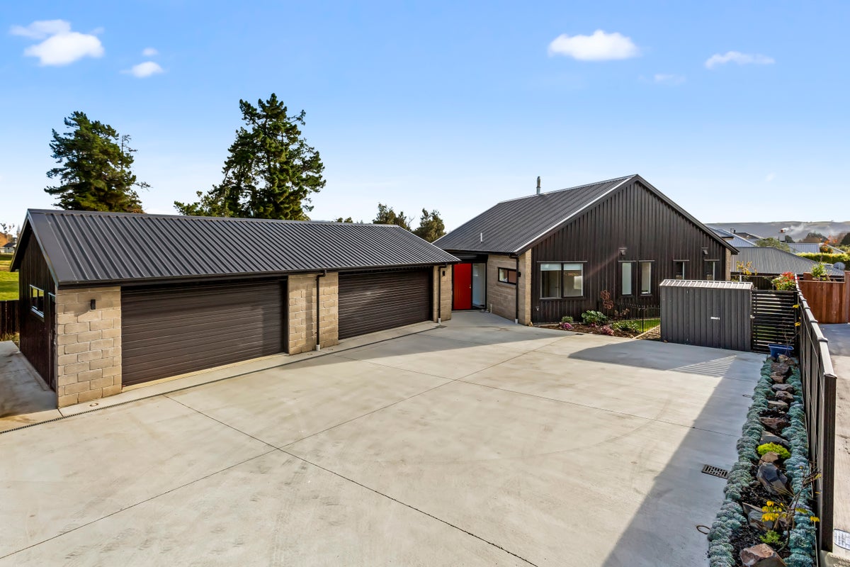 16 Cuddie Close, East Taieri, Mosgiel - Carousel 1