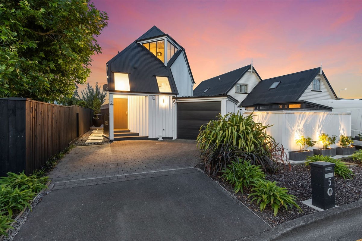 2/36 Edgeware Road, St Albans, Christchurch - Carousel 13