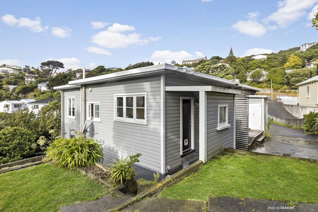 90A Townsend Road, Miramar, Wellington - Carousel 1