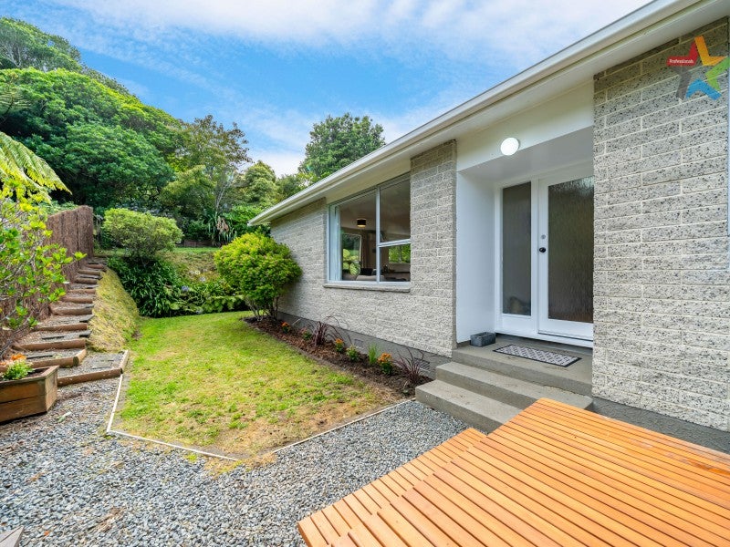 2/19 Mulberry ST, Maungaraki, Lower Hutt - Carousel 1