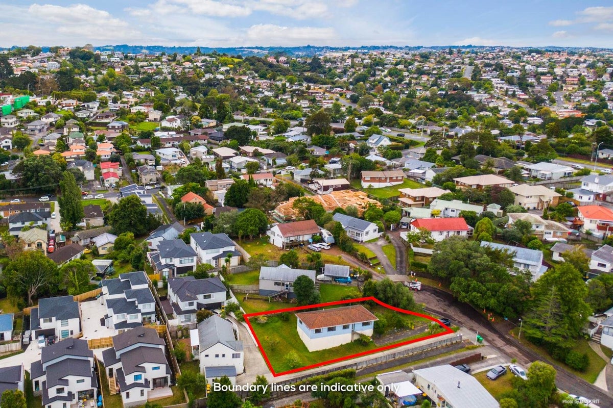 22 Orton Street, Glenfield, Auckland - Carousel 1