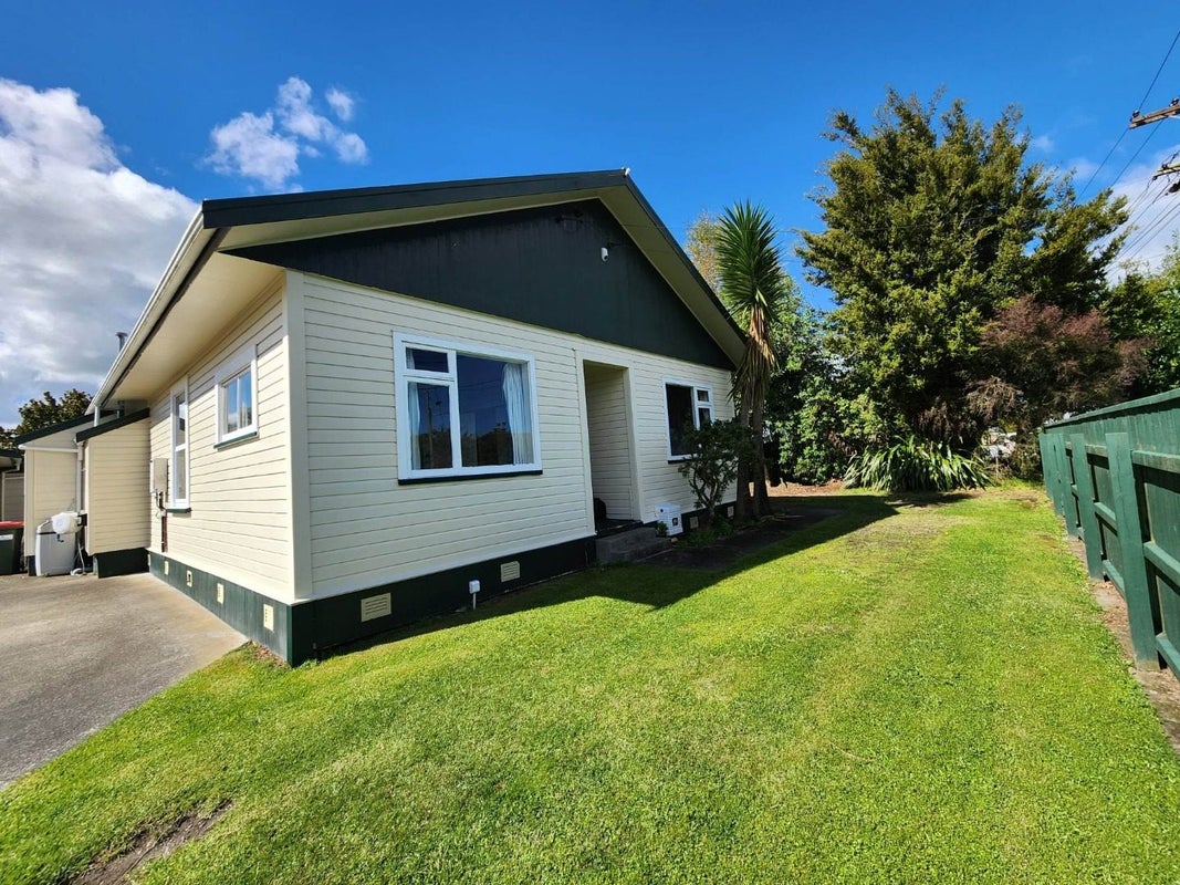 38 Lewis Avenue, Aramoho, Whanganui - Carousel 1