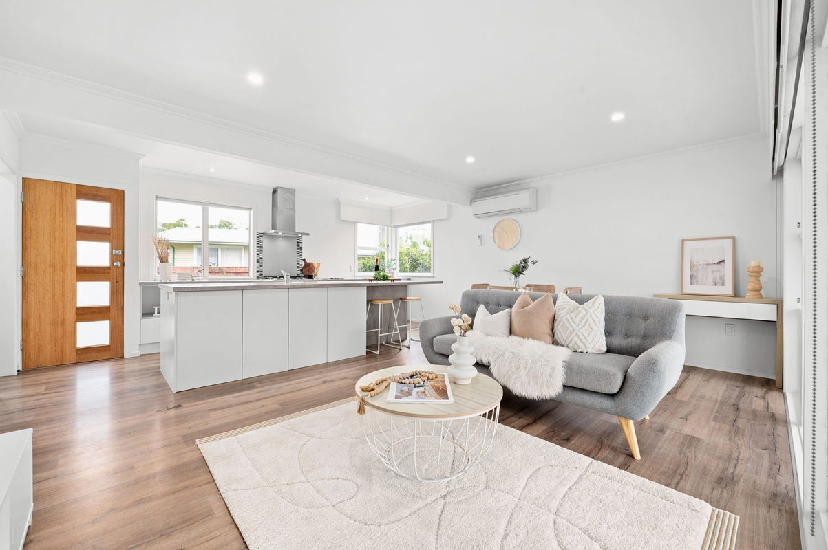 1 Claremont Avenue, Chartwell, Hamilton - Carousel 1