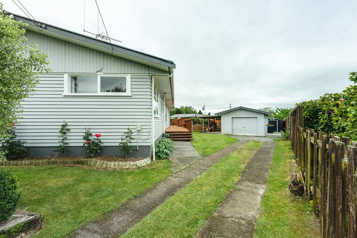 4 Swift Place, Leamington, Cambridge - Carousel 23