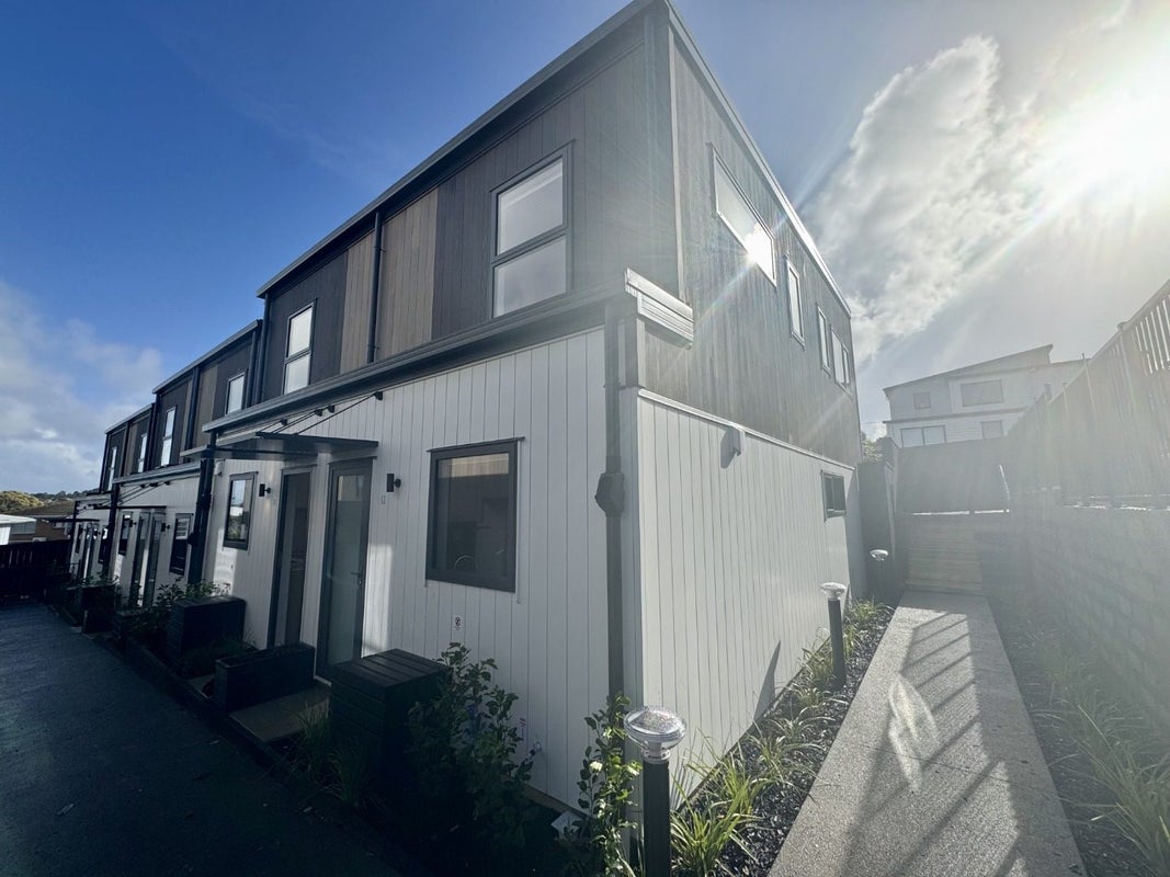 12/506 Glenfield Road, Bayview, Auckland - Carousel 1