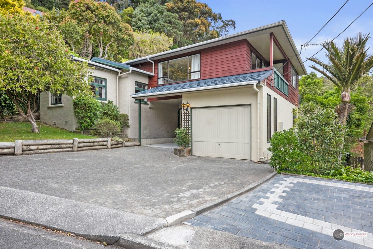 18 Woodvale Grove, Fairfield, Lower Hutt - Carousel 1