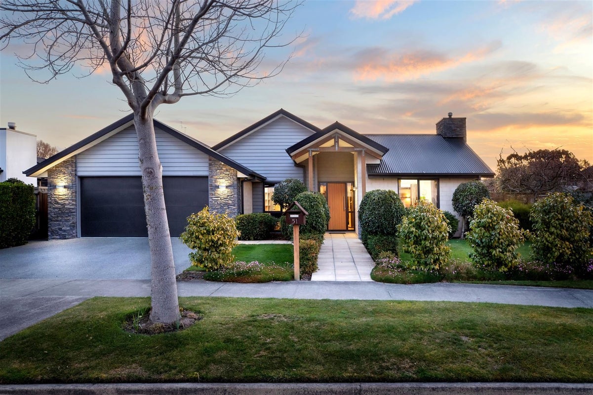 51 Glen Oaks Drive, Northwood, Christchurch - Carousel 1
