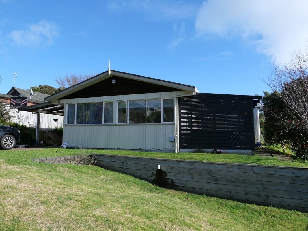 59 Glen Road, Raumati South, Paraparaumu - Carousel 2