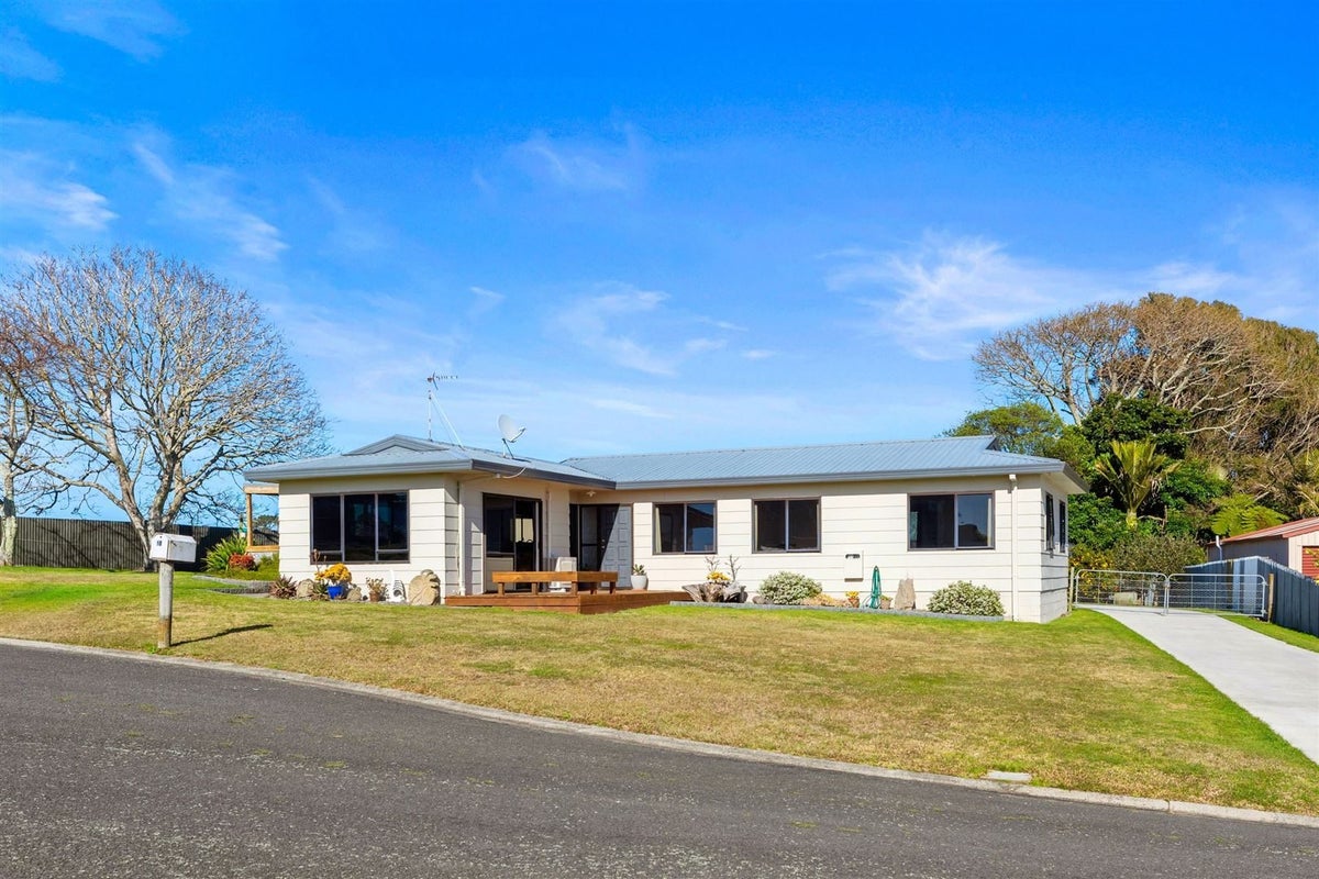 18 Whenuariri Place, Maketu, Te Puke - Carousel 1