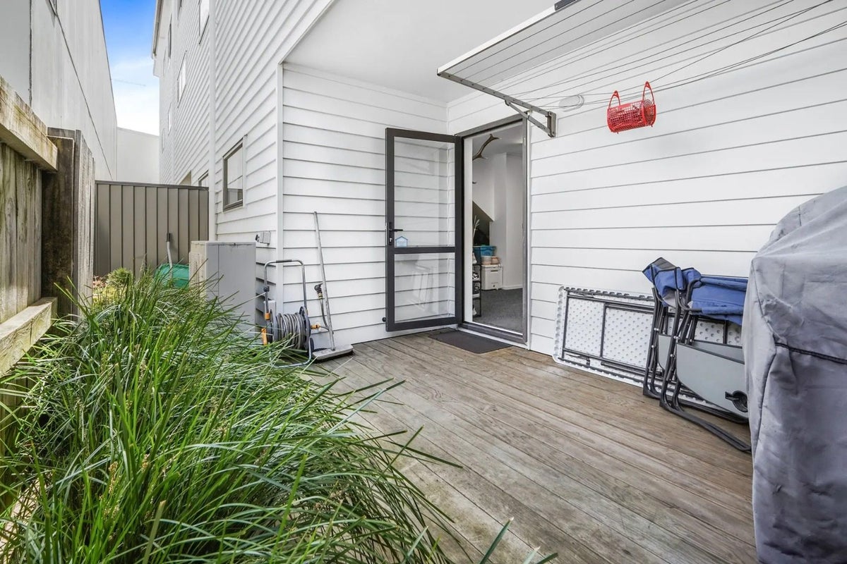 7/24 Liverpool Street, Hamilton Central, Hamilton - Carousel 20