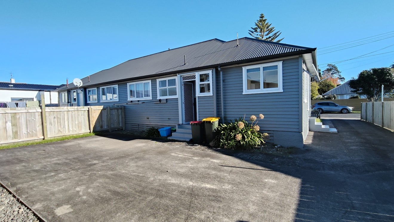 5 List Street, Welbourn, New Plymouth - Carousel 7