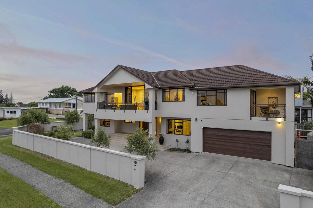 6A EALING CRES, Beachlands, Auckland - Carousel 50