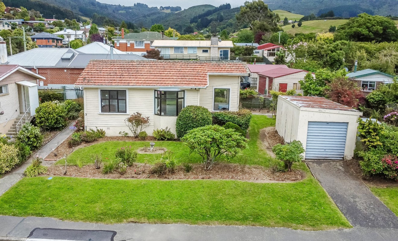 3 Blackman Avenue, Sawyers Bay, Port Chalmers - Carousel 1