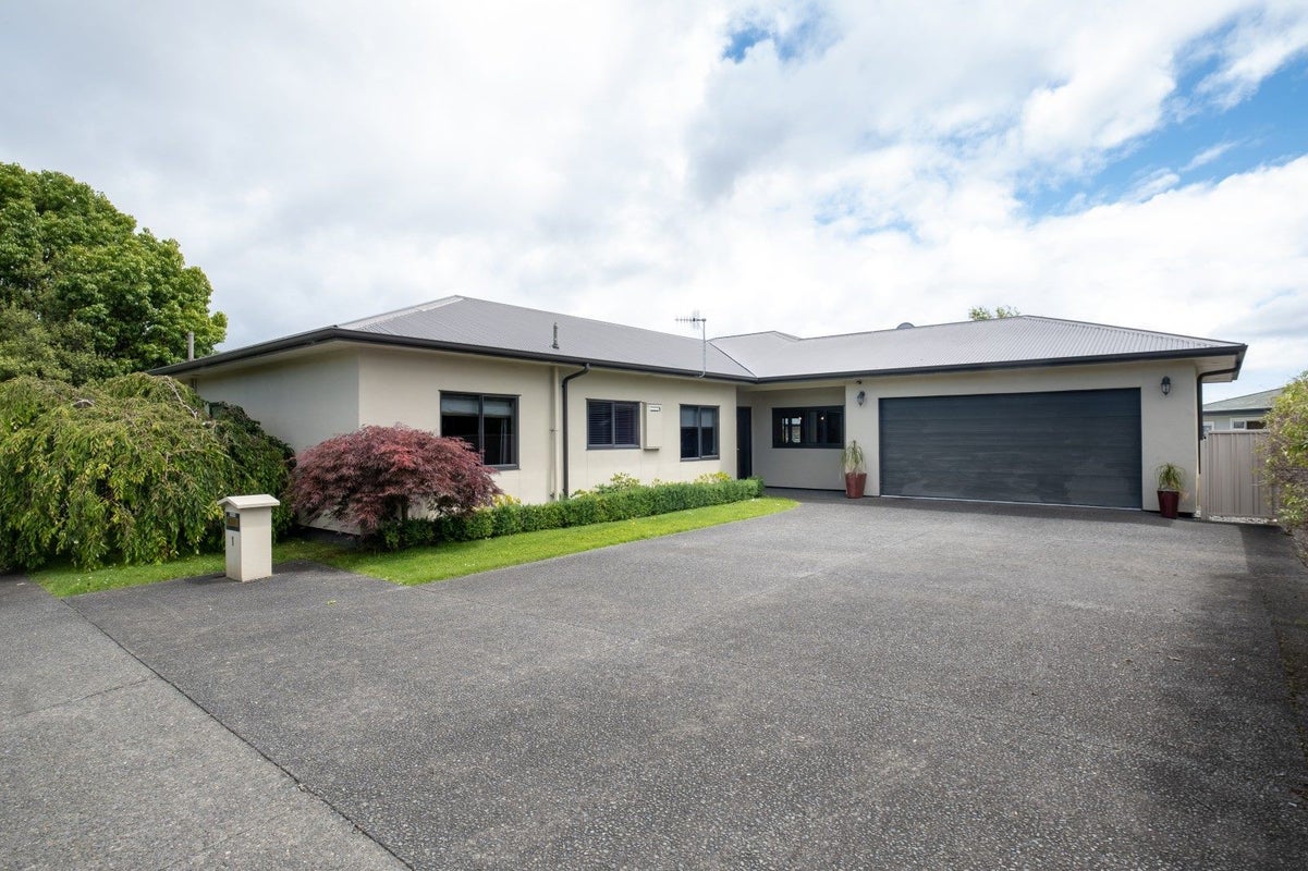 1/19 Arataki Road, Havelock North, Havelock North - Carousel 16