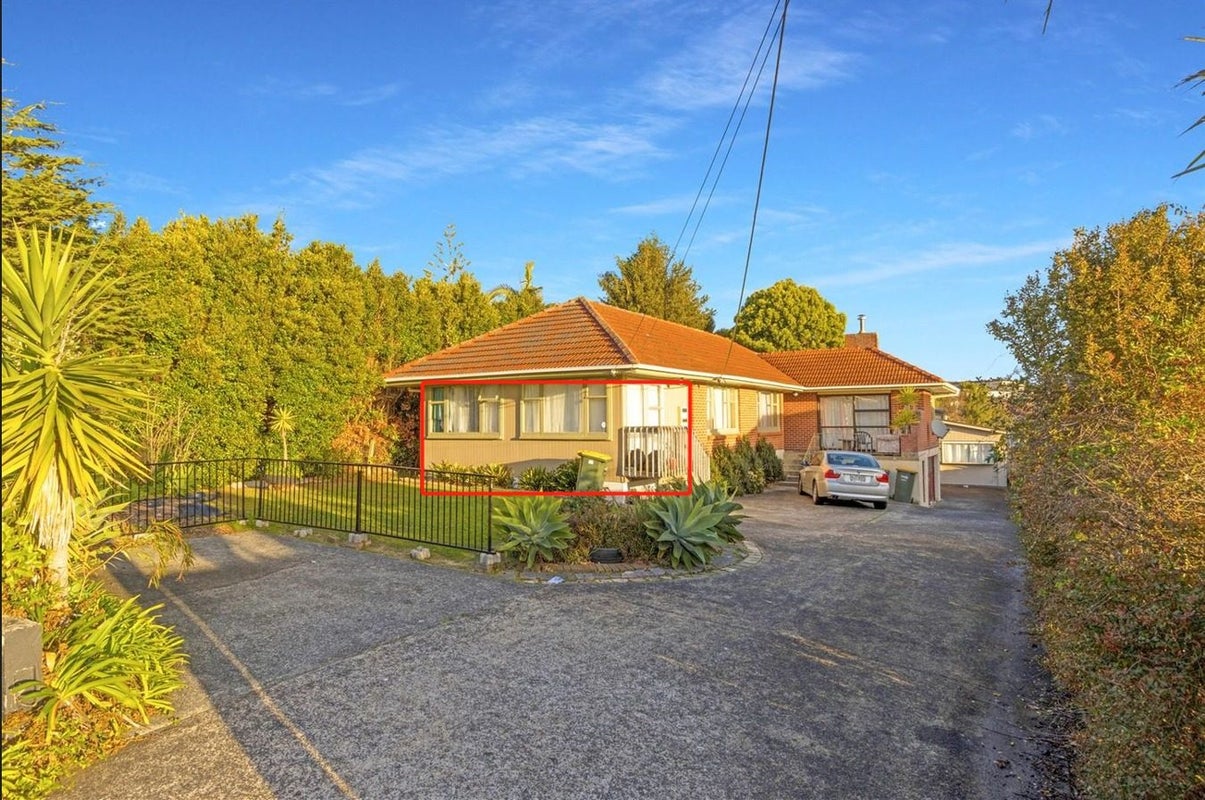 29 Awaroa Road, Sunnyvale, Auckland - Carousel 1